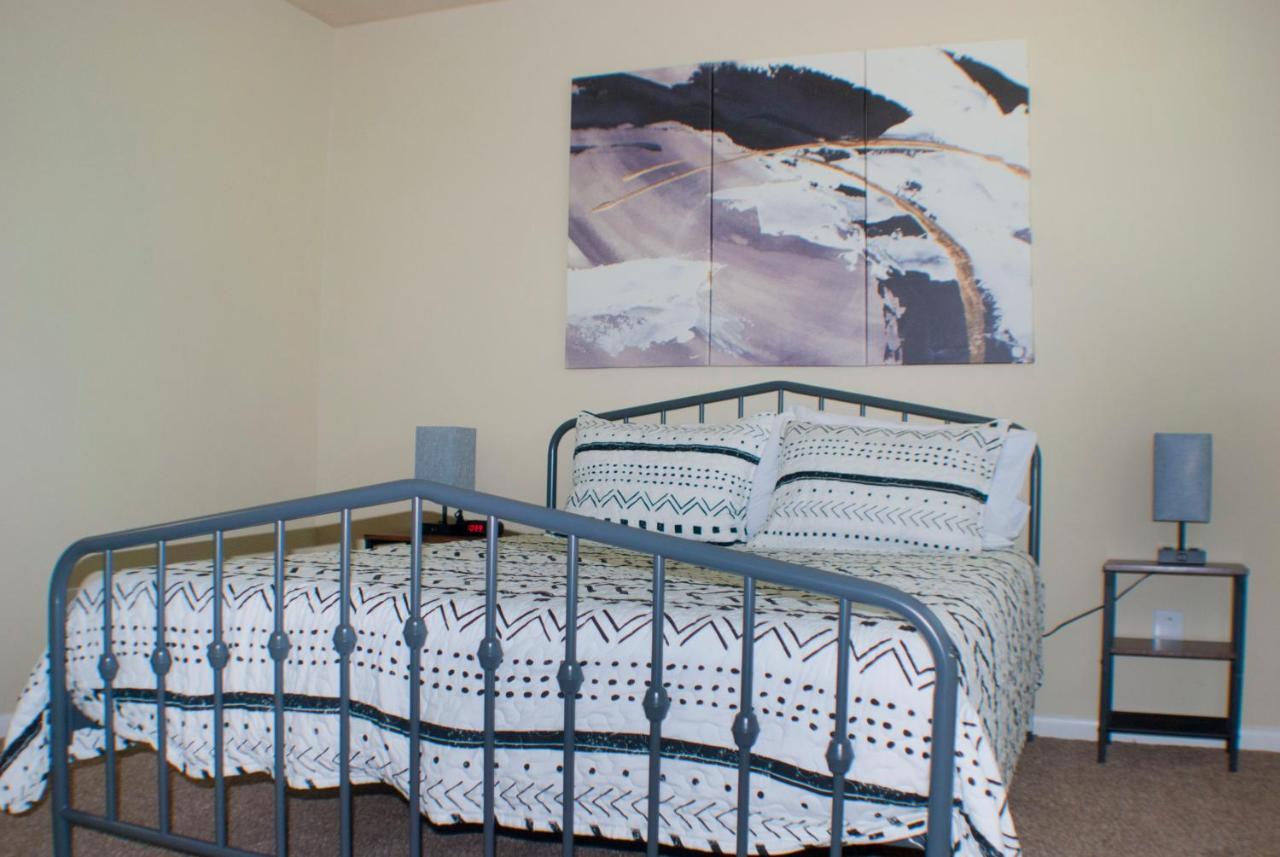 Cool & Comfy Condo! Family Friendly! 大学城 外观 照片